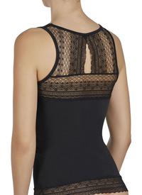 Top spalla larga in pizzo della collezione romance Ysabel Mora.