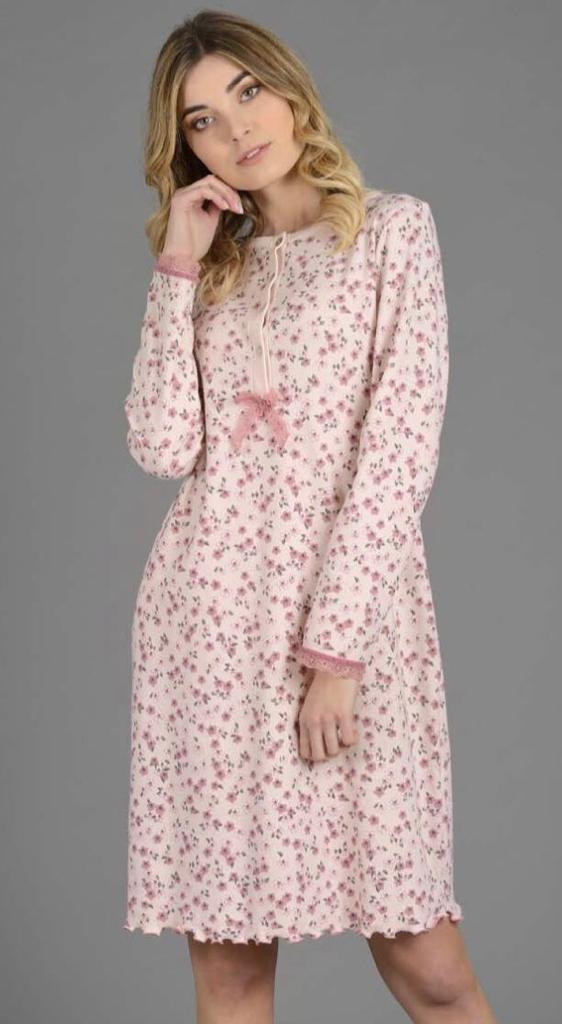 Camicia da notte MANUELA, il prodotto migliore del nostro store, tessuto 100% cotone caldo, morbido e caldo, un capo speciale anche nelle forme e nei tagli costruiti alla perfezione, capo per chi vuole il massimo su tessuti e vestibilità