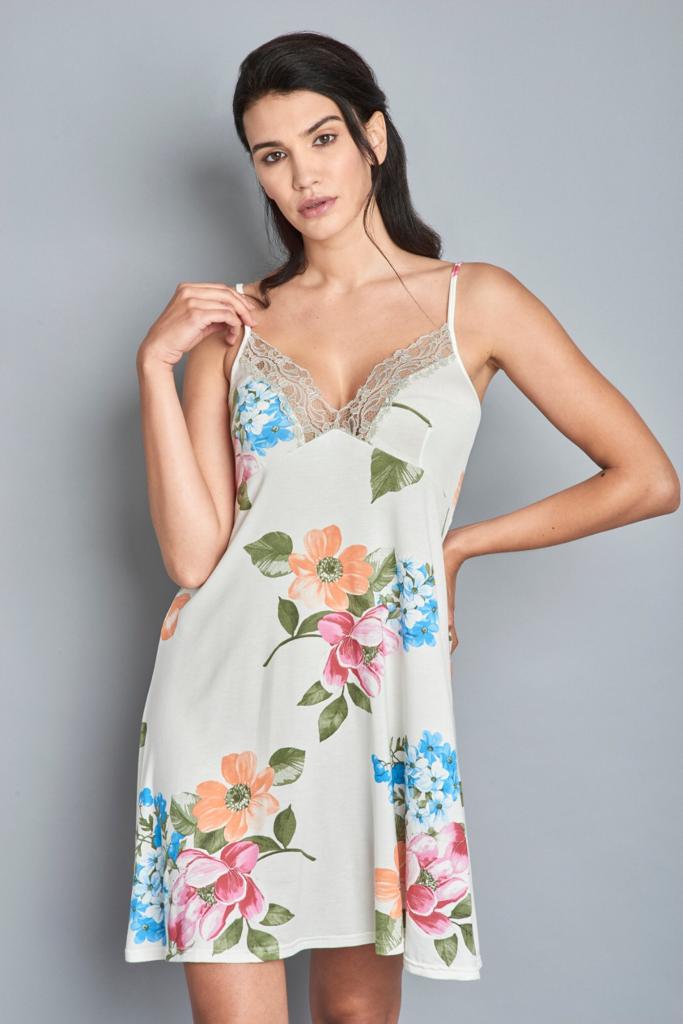 Camicia da notte MANUELA, il prodotto migliore del nostro store, tessuto micromodal naturale, morbido ma soprattutto fresco, un capo speciale anche nelle forme e nei tagli costruiti alla perfezione, capo per chi vuole il massimo su tessuti e vestibilità