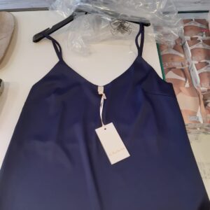 LA NIUT EST BELLE TOP DONNA