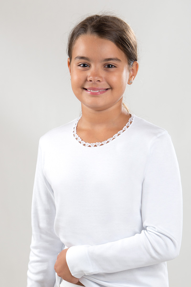 Maglia bimba KICCAECICCIO in caldo cotone felpato con manica lunga, tessuto 100% cotone naturale, prodotto di estrema qualità, adatto anche alle pelli più sensibili, prodotto made in italy, capo morbido, caldo e confortevole, solo il meglio per i vostri piccolini