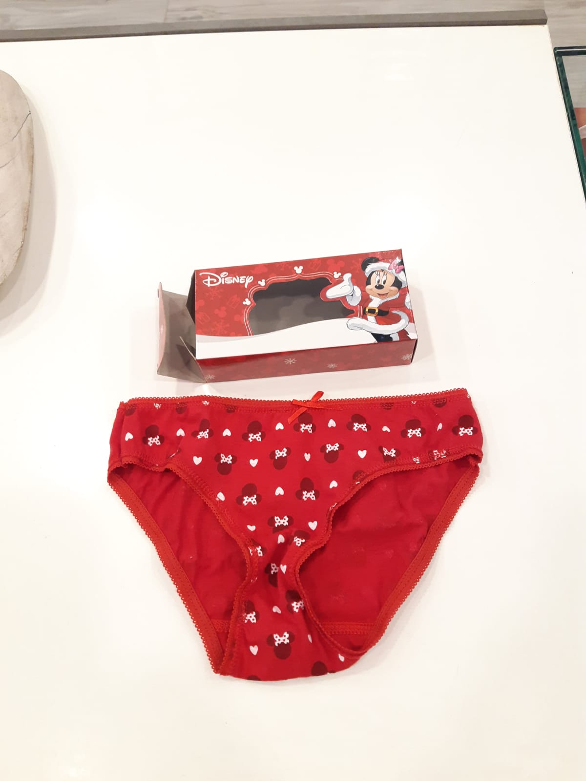 Slip ragazza DISNEY, qualità eccellente con tessuti naturali, modello slip vita bassa con bordi in cotone, poco visibili e molto comodi, linea natalizia