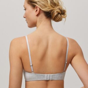 YSABEL MORA REGGISENO