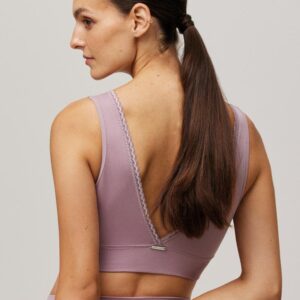 YSABEL MORA REGGISENO