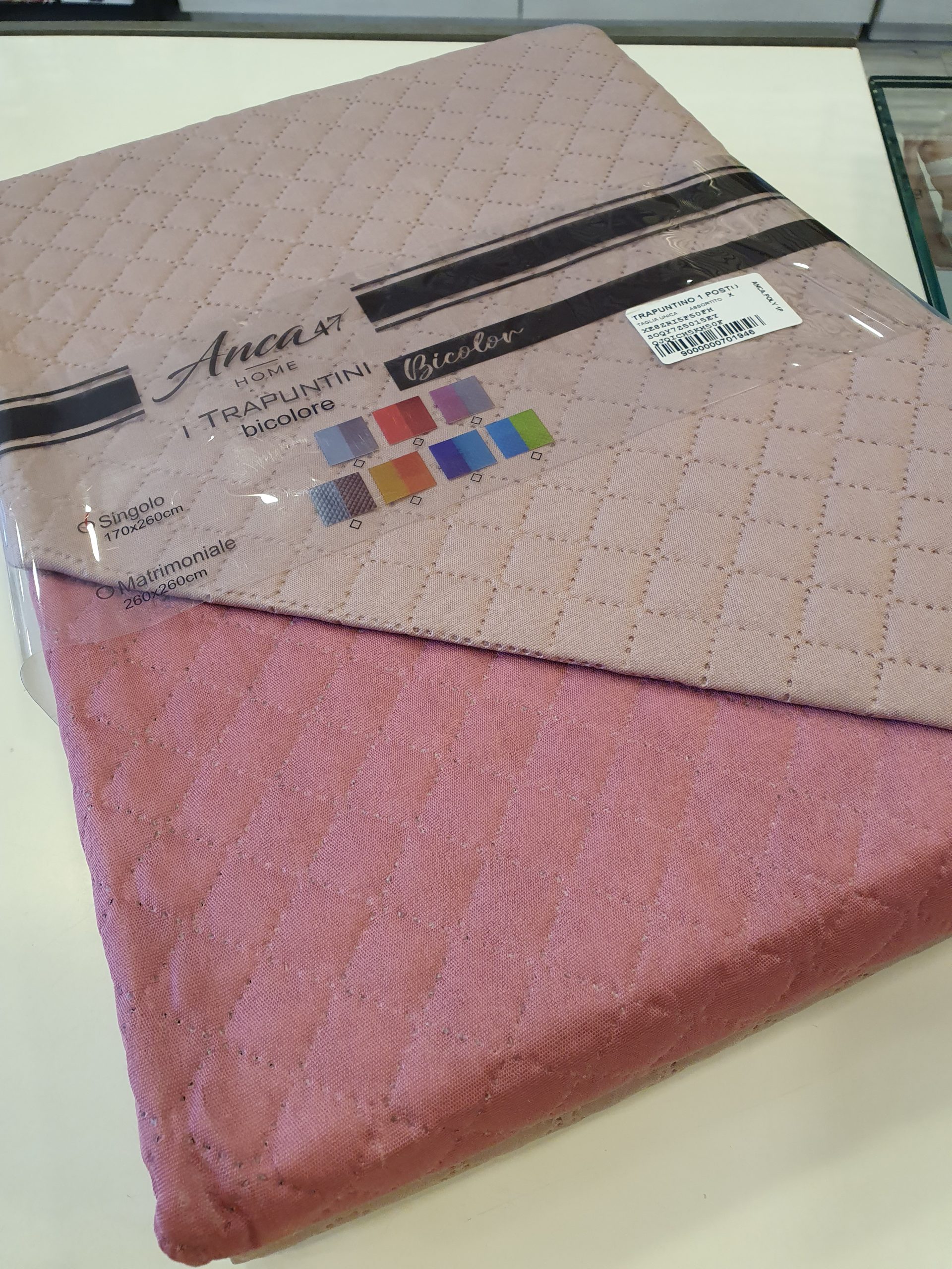 Trapunta letto singolo modello unica tinta double face misura 170×260, ottimo prodotto per chi desidera qualcosa di leggero e pratico prezzo qualità imbattibili