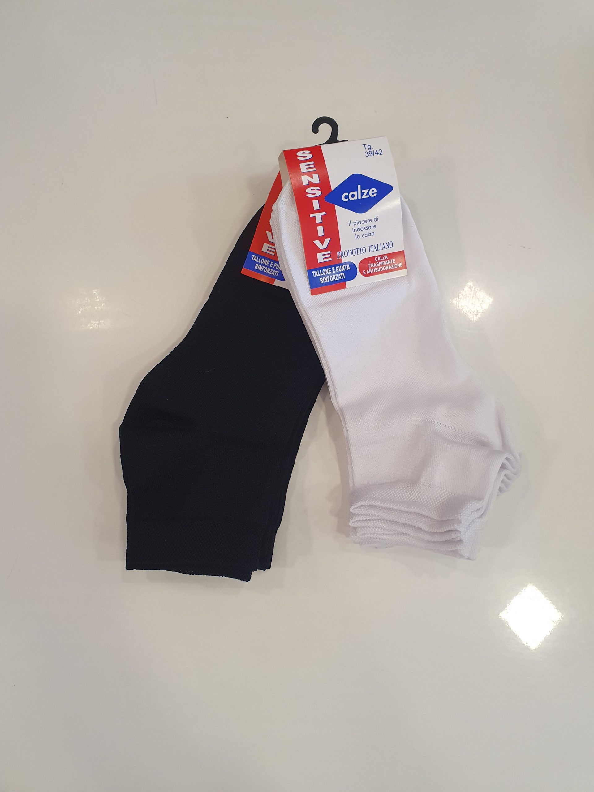 Calza Uomo SENSITIVE modello a caviglia, in tessuto cotone filo di scozia elasticizzato, capo anallergico adatto a tutti i tipi di pelle, morbido, compatto ma allo stesso tempo confortevole, prezzo riferito alla confezione da 4 paia