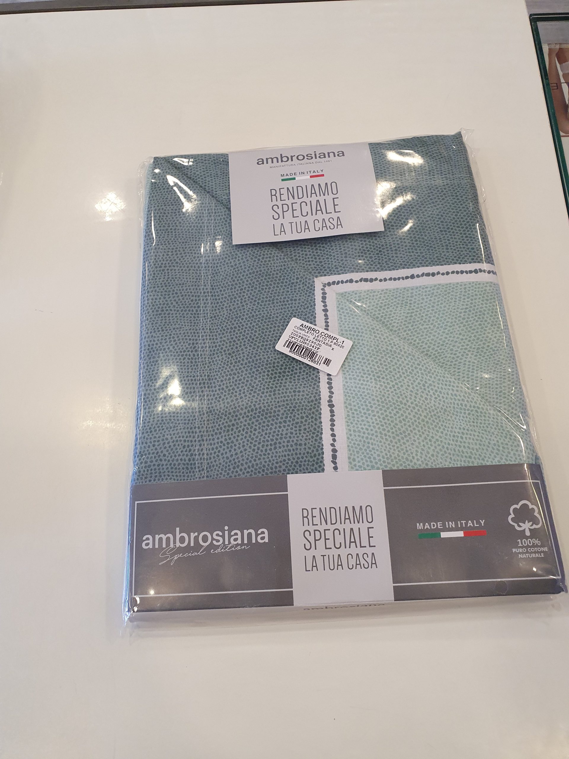 Completo lenzuola letto singolo AMBROSIANA, una delle migliori linee presenti, tessuto 100% cotone freschissimo con misure maxi lenzuolo sopra 150x290 sotto con angoli 90x195 e 1 fodere 52×82