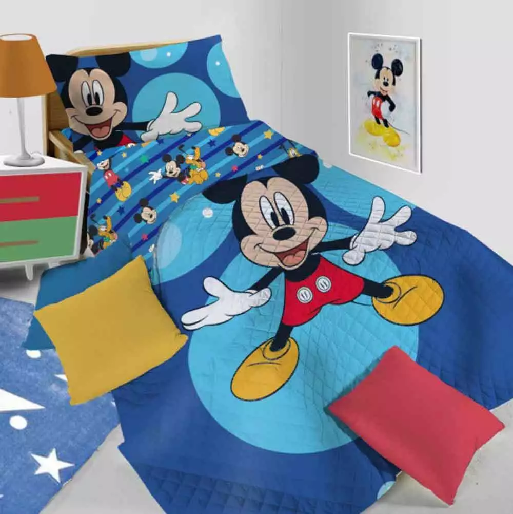 Copriletto trapuntato DISNEY - MARVEL una piazza. Variante diverse misura 160x260 cm. variante 1 spider-man variante 2 mickey mouse variante 3 minnie mouse variante 4 avengers