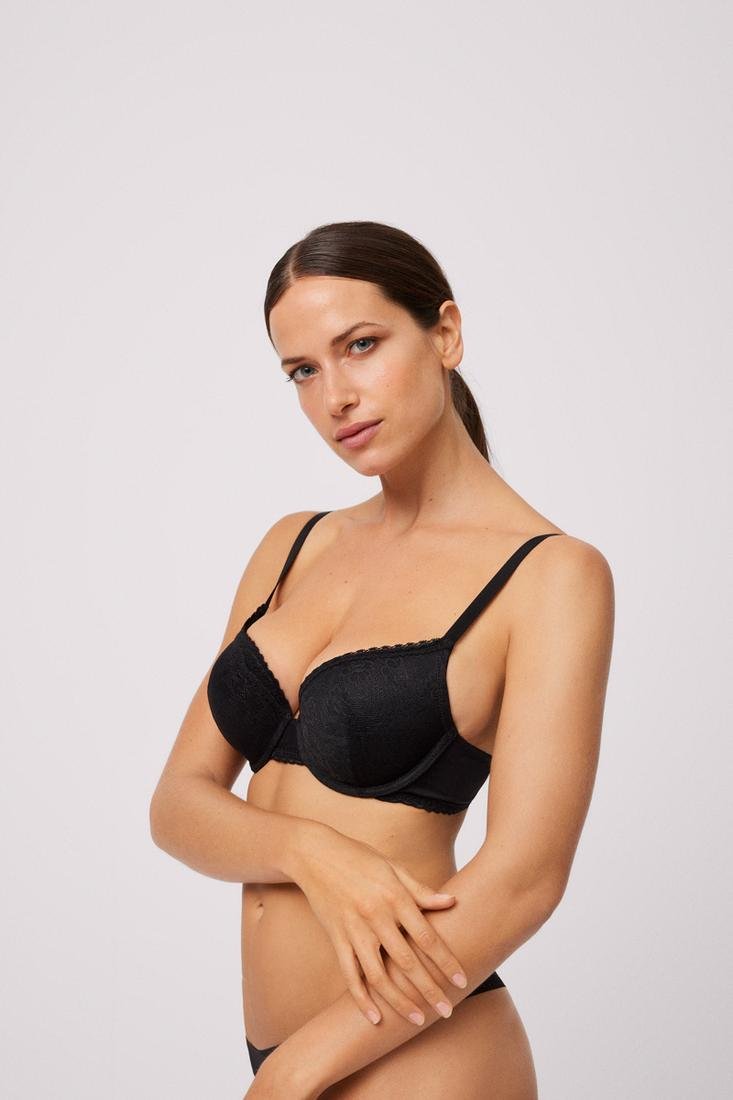 YSABEL MORA REGGISENO