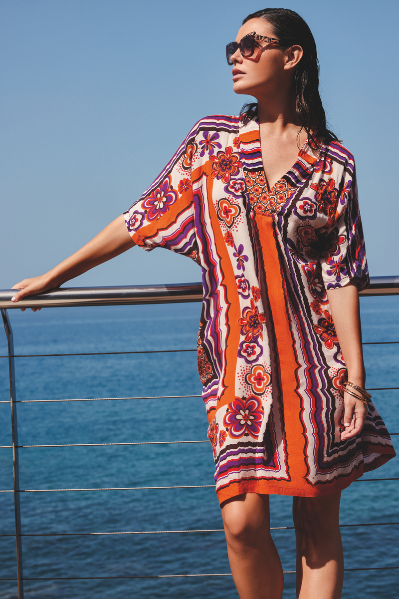 Caftano DAVID con uno scollo a V con maniche a 3/4. Tessuto leggero ed elegante 1oo% modal.