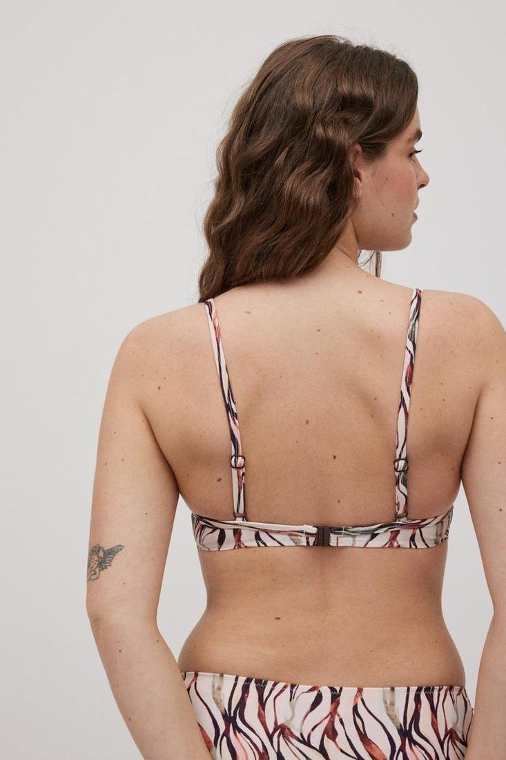 Reggiseno donna YSABEL MORA solo reggiseno coppa C, con ferretto e senza imbottitura ma con coppa preformata un concentrato di bellezza, eleganza, comodità e durata, un prodotto di altissima qualità grazie alle sue continue innovazioni, prodotto componibile con il suo slip che trovi nella sezione slip donna