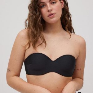 YSABEL MORA REGGISENO