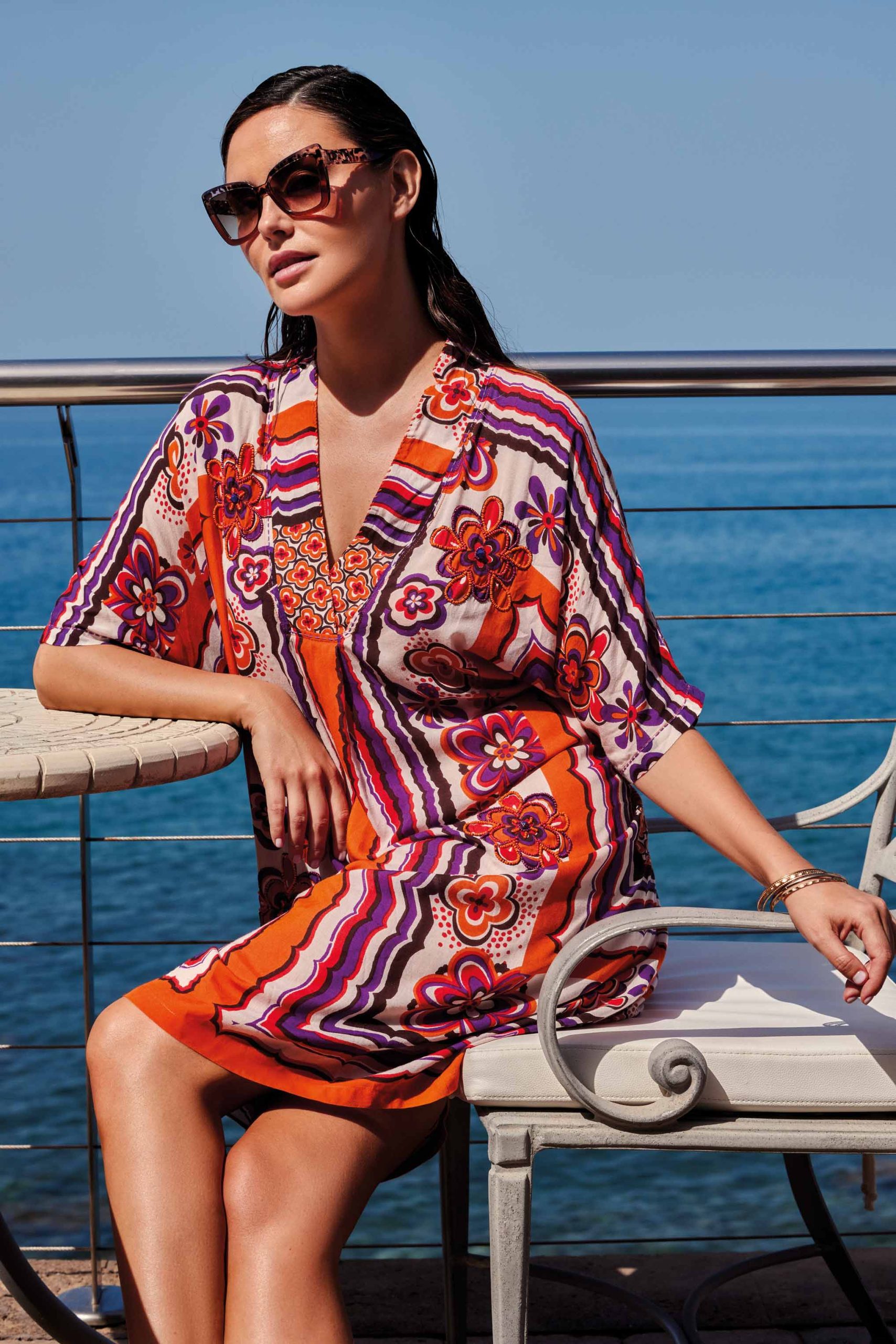 Caftano DAVID con uno scollo a V con maniche a 3/4. Tessuto leggero ed elegante 1oo% modal.