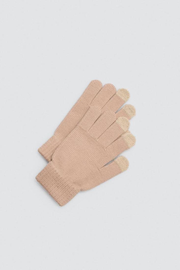 Guanti touch screen Ysabel Mora, utilizzare lo smartphone nelle fredde giornate invernali non sarà più un problema. 50% Viscosa, 28% Poliestere, 22% Poliammide