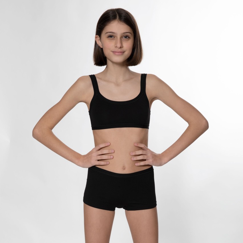 Short bimba ALVADA in cotone naturale con bordi in cotone no stress, prodotto di alta qualità, 100% made in italy, noi vi diamo solo il meglio ad un prezzo invidiabile