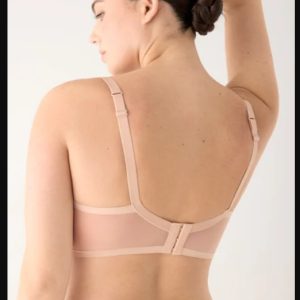 YSABEL MORA REGGISENO