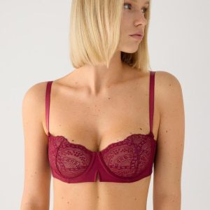 YSABEL MORA REGGISENO