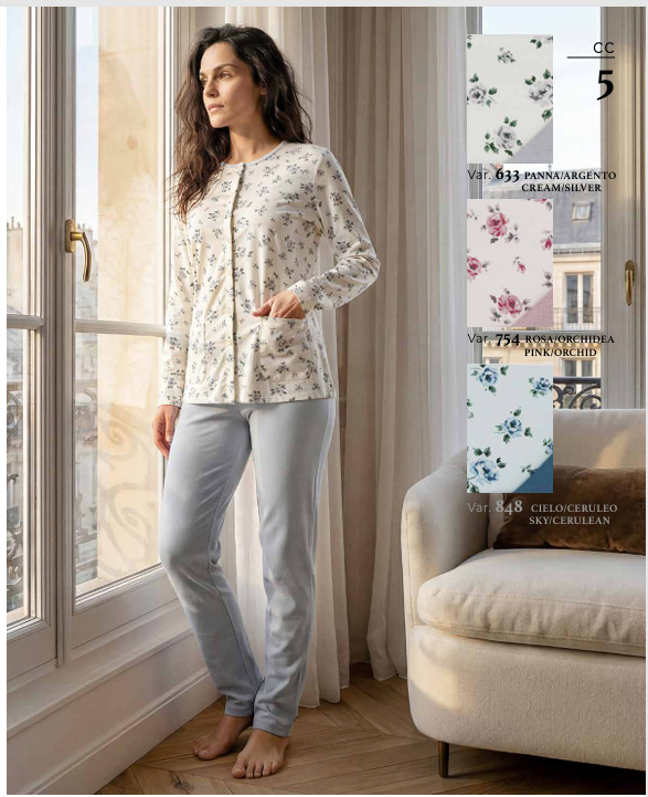 Attenzione foto a scopo illustrativo per il disegno Pigiama donna LINCLALOR con maglia 4 bottoni sul davanti, un prodotto di altissima qualità con uno stile unico ed inconfondibile, solo per chi vuole il meglio su tessuti, forme e vestibilità, capo in caldo cotone con manica lunga e pantalone lungo. colori disponibili azzurro e rosa